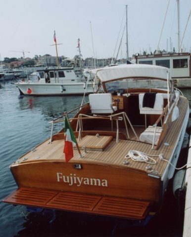 Fujiama Speranzella del 1965 vista da poppa