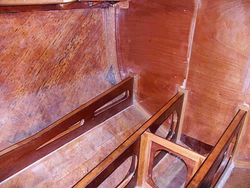 Cabina principale struttura in legno terminata e trattata con epossidica luglio 2004