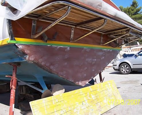 Il restauro di barche d'epoca Levi in lamellare di mogano