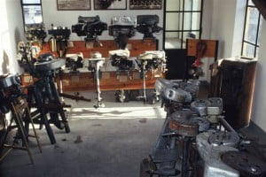 Museo di Lario esposizione di moltissimi motori fuoribordo presenti nella struttura storica