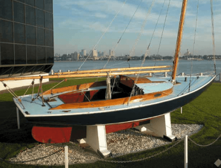 victura-boat-sail