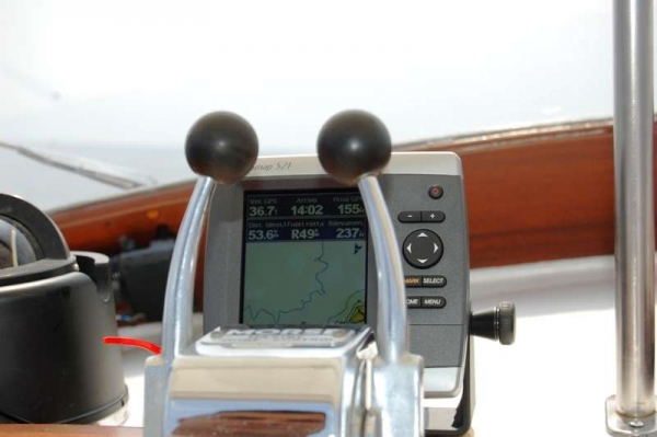 Un momento della prova in mare di Speranzella Fujiyama del 30 giugno 2015. Il GPS segna la velocità di 36,7 nodi: uno spettacolo!!