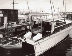La prima barca (da diporto) di Don Aronow: uno sportfisherman in legno con fasciame a clincker. Si chiamava “Tainted Lady” (ragazza corrotta).